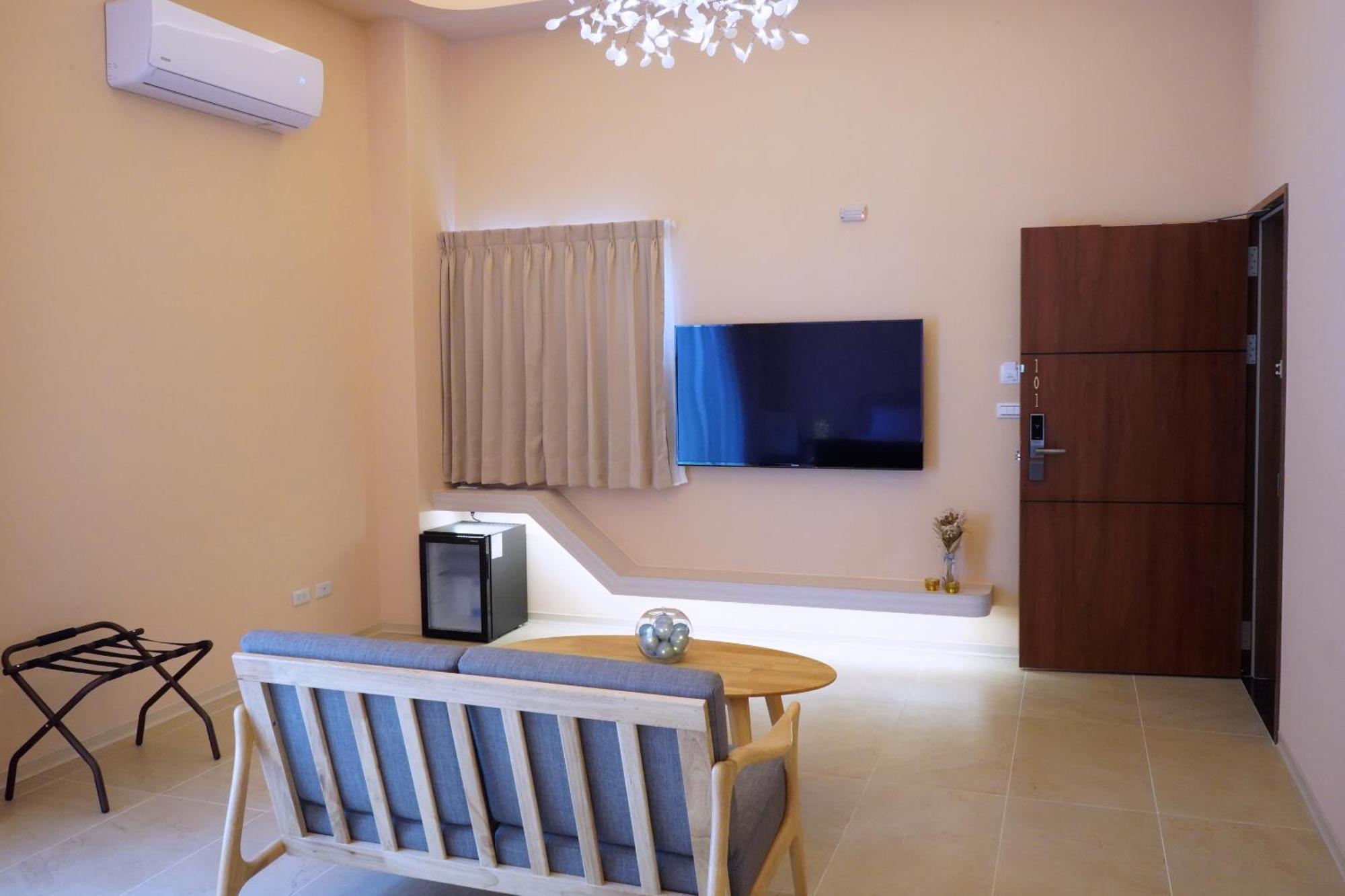Little Piggy B&B Manzhou Екстериор снимка
