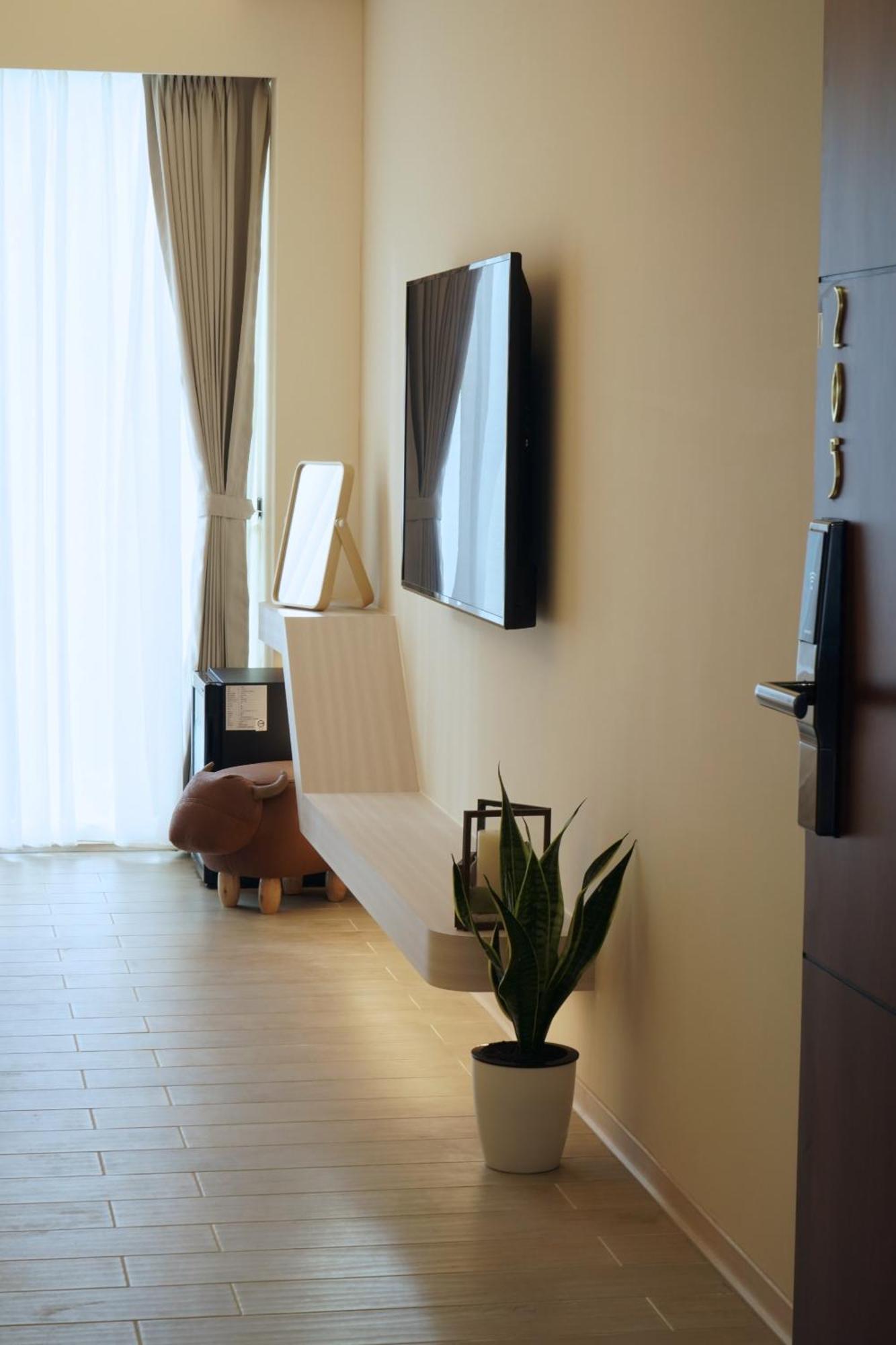 Little Piggy B&B Manzhou Екстериор снимка